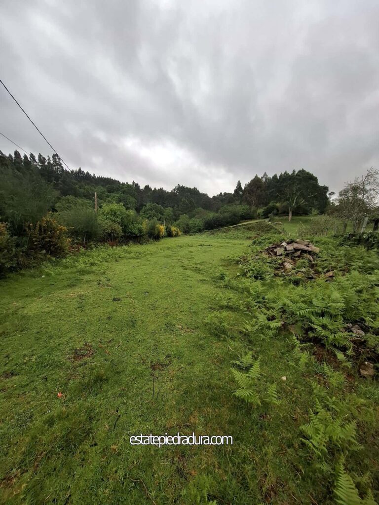 Alexander Fernandez agente inmobiliario Sharon Fernandez agente inmobiliario estatepiedradura.com, Finca Edificable Moraña Pontevedra 35000 €-4-min Terreno en Moraña edificable de 1518 m²