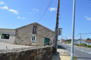 Se vende 2 casas con nave casa