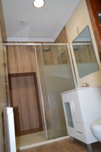 Se vende 2 casas con nave