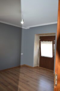 Se vende 2 casas con nave