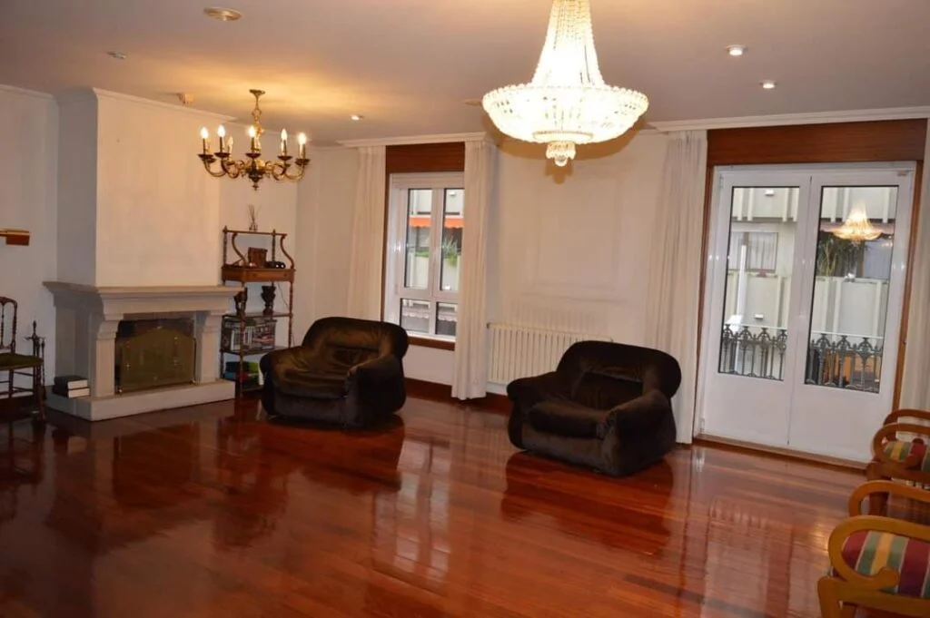 Se vende Piso Rosalía De Castro zona centro Pontevedr inmobiliaria en Pontevedra Estate piedra dura Alexander Fernandez agente inmobiliario, Sharon Fernandez agente inmobiliario calle Pontevedra, salvador moreno se vende piso en Pontevedra, Galicia, España