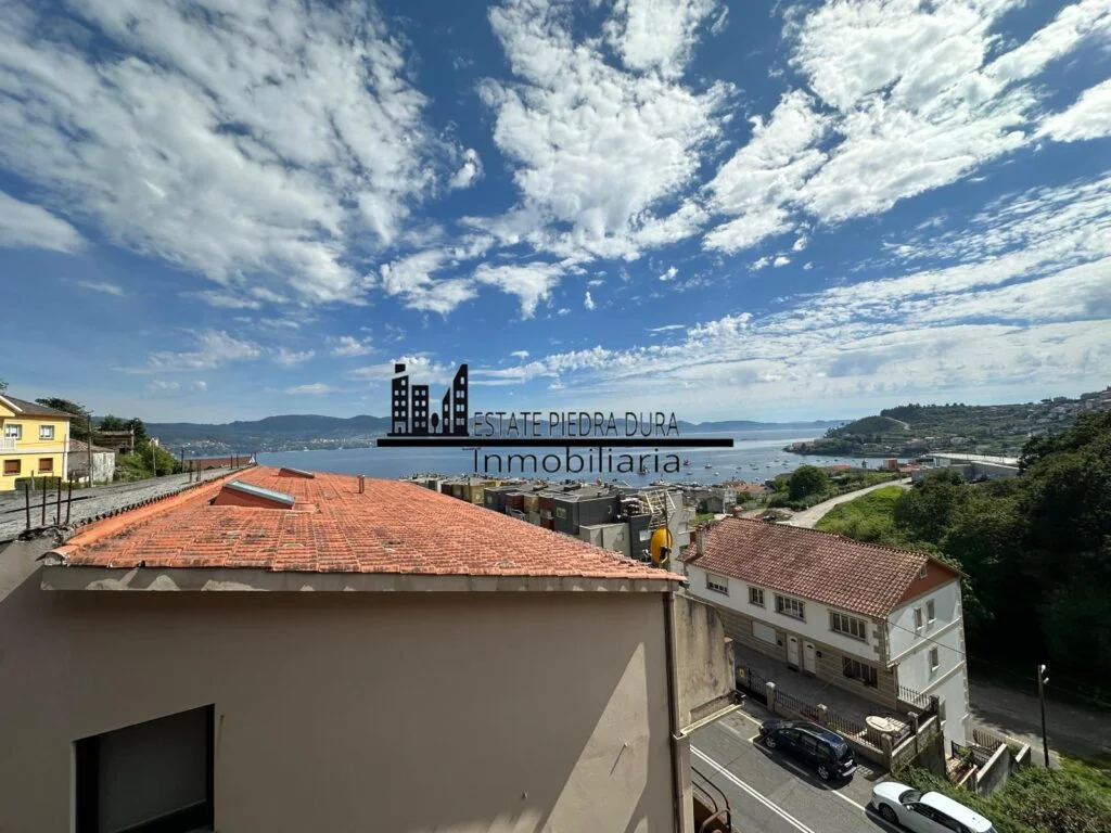 Piso en venta Avenida Outeiro, Raxó Poio, Pontevedra. 150.000 € estate piedra dura Alexander Fernandez agente inmobiliario,Sharon Fernandez agente inmobilario Pontevedra provincia galicia España