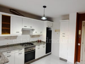Piso en o grove cocina equipada