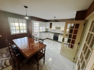 Piso en o grove comedor