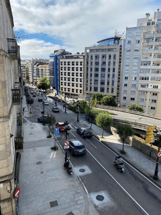 Se vende piso Vigo inmobiliaria en Pontevedra vende en Vigo piso de 3 habitaciones dos baños estatepiedradura.com esta piedra dura Alexander fernandez agente inmobiliario Sharon Fernandez agente inmobiliario 679578797