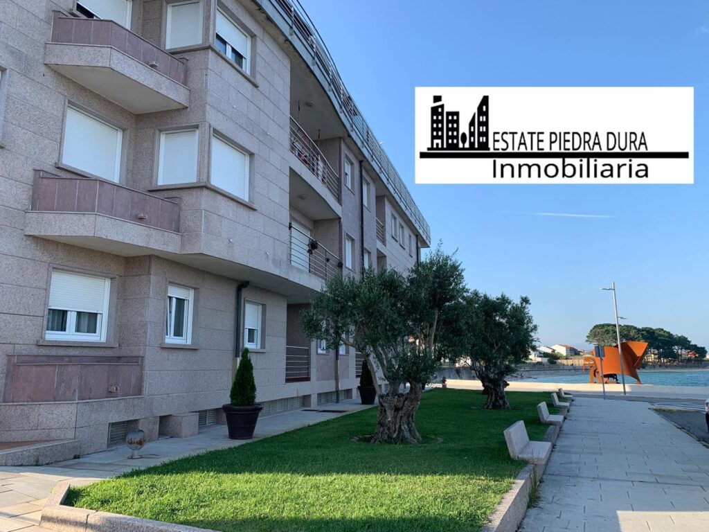 estetepiedradura.com telefono 679578797 Agentes Alexander Fernandez y Sharon Fernandez vende Piso en Ribeira La coruña la Palmeira en 130000 euros#EstatePiedraDura #Inmobiliaria #PropiedadEnVent (4) Se vende piso en Palmeira Ribeiral
